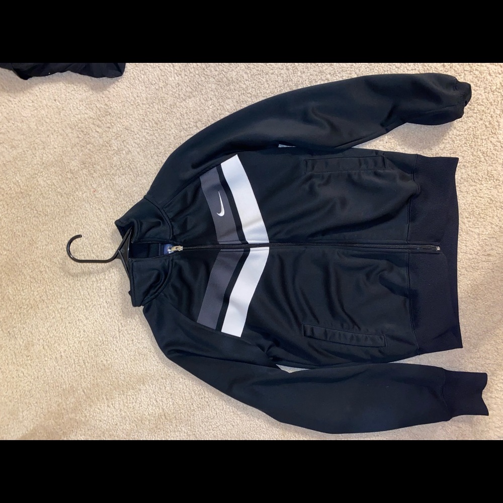 black nike jacket size small